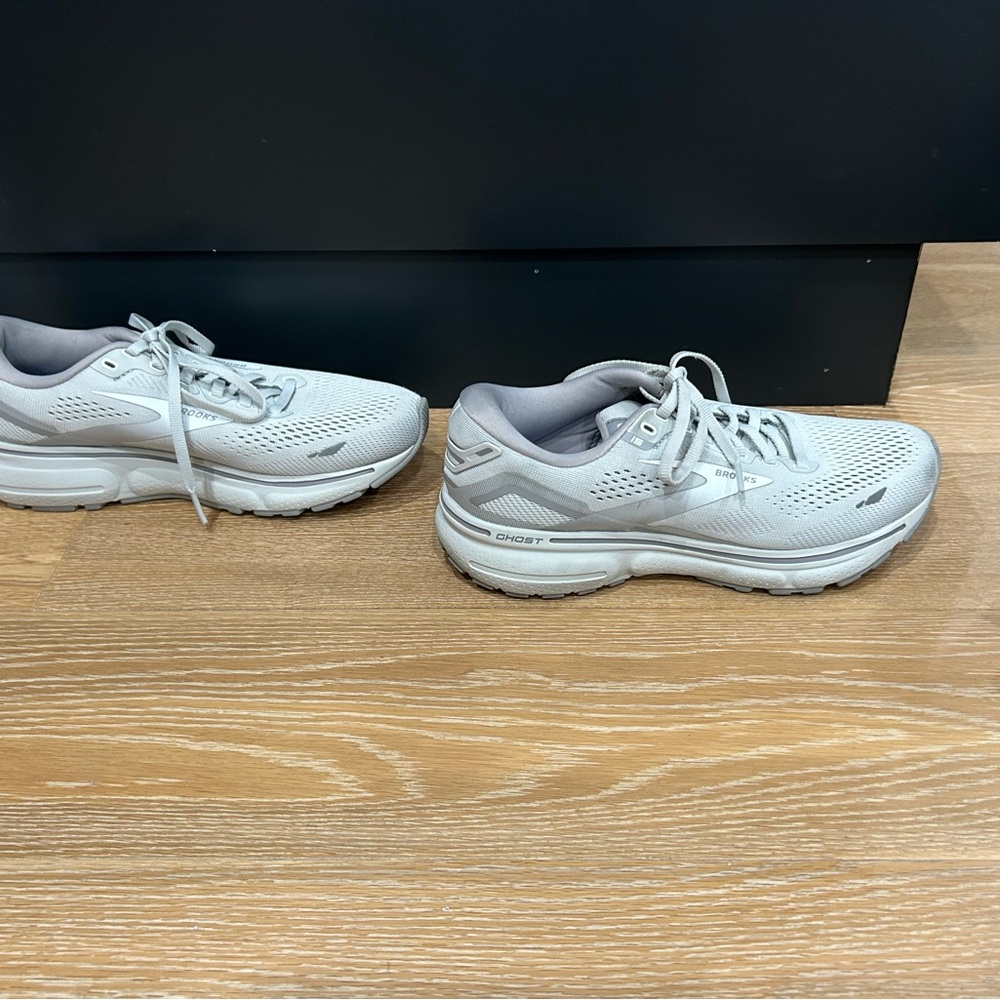 Brooks Ghost 15 women’s size 8.5
